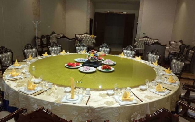 Luoyang Zhenghe Hotel
