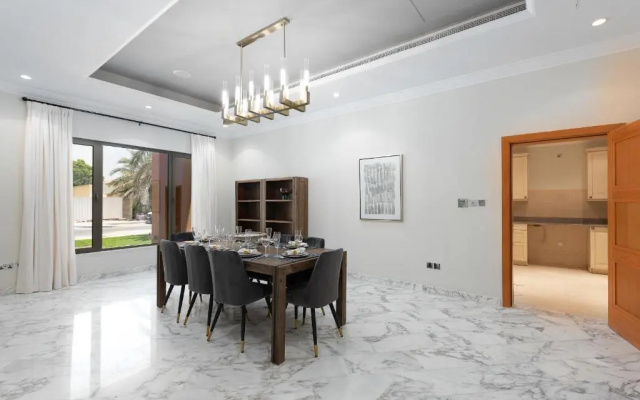 Maison Privee - Prvt Pool & Beach! in Luxury Palm Jumeirah Villa