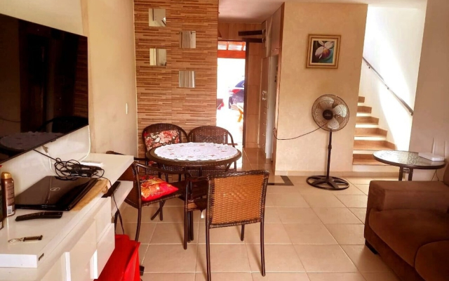 Casa em Condomínio Charmoso Próximo ao Lider