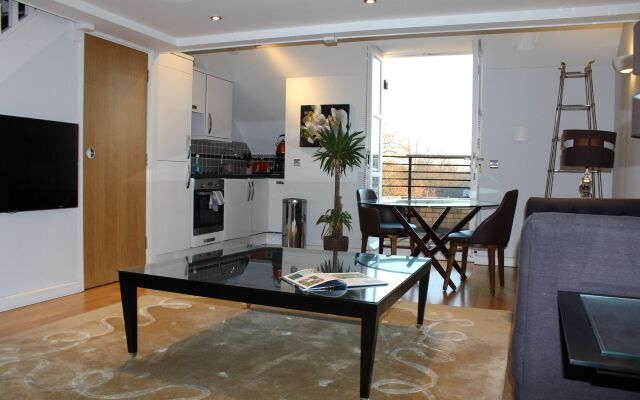 Lux Living Apartments - Marino Place