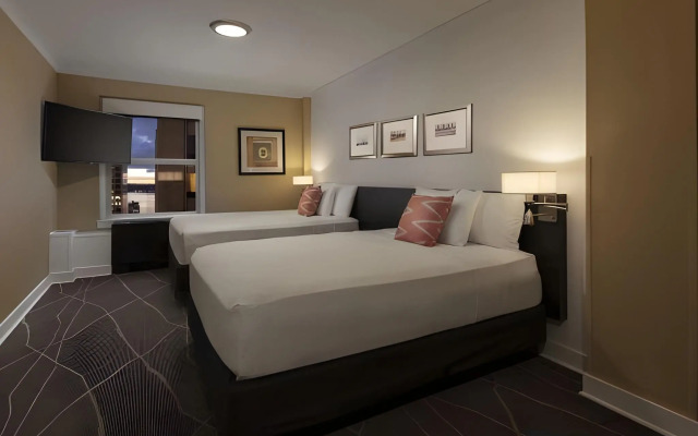 Executive Hotel Pacific