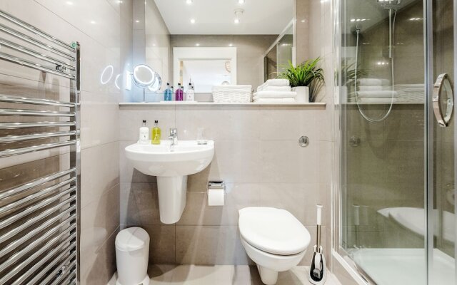 Superior Apartment Bracknell Centre