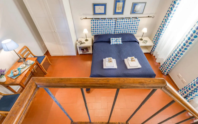 Piazza dei Satiri Apartments