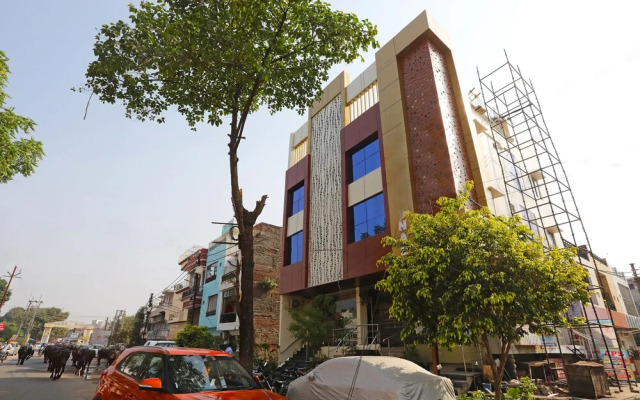 OYO 19804 Hotel Geet International