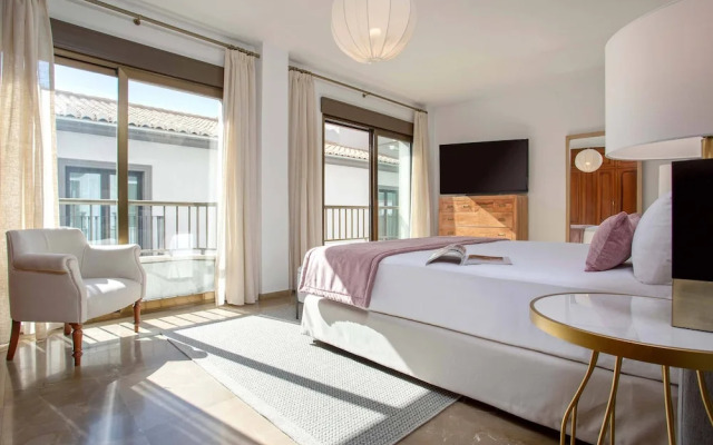 Luxury Apartment in City Center. Puerta Real II