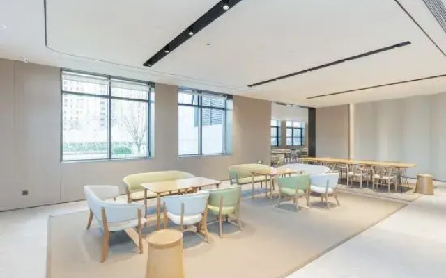 J hotel (Yizheng passenger station store)
