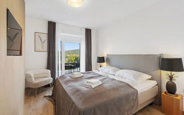 Maria Blick Lake View Apartments