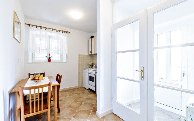 Centraly Located Charming Apartment