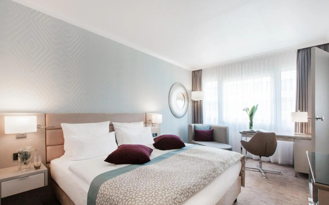 Queen Elizabeth 2 Hotel by Accor