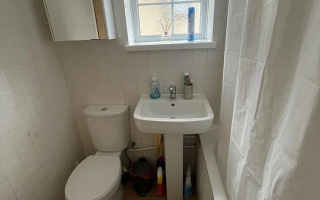 Immaculate 3-bed House in Luton