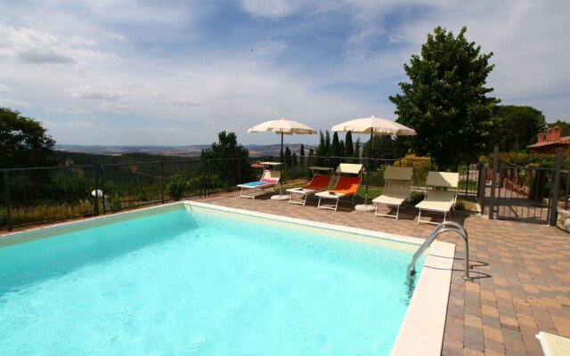 Luxury Holiday Home in Val D'orcia With Swimming Pool
