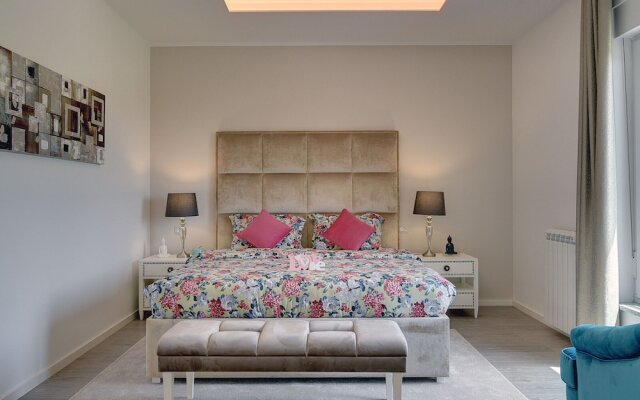 Villa With Pool in Premantura