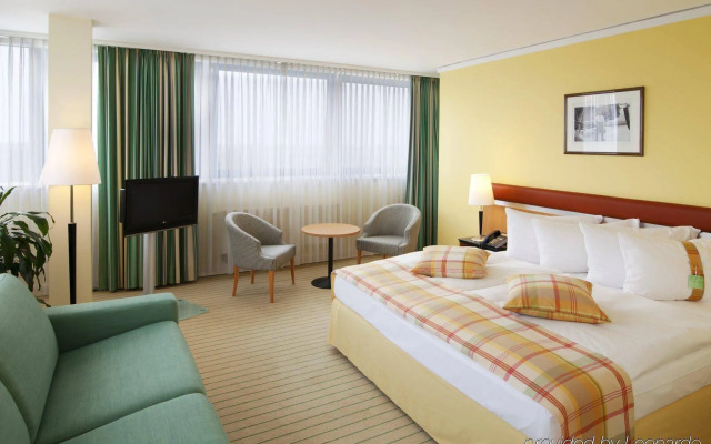 Holiday Inn Berlin Airport - Conference Centre by IHG