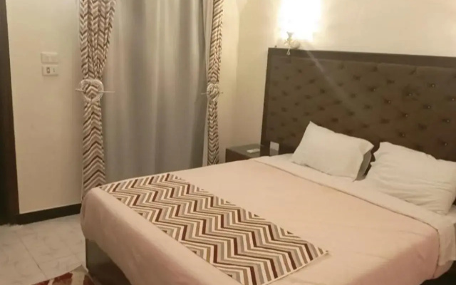 Dolphin Continental Hotel