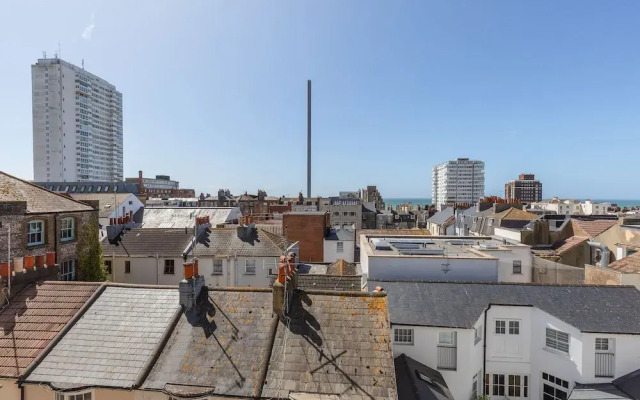 Right On : Bright On Apartment 1D | By My Getaways
