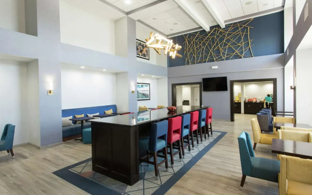 Hampton Inn & Suites Ankeny