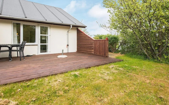 Quaint Holiday Home in Henne Near Henne Golf Course