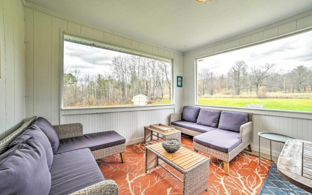 Bellaire Home w/ Game Room & On-site Snow Trails!