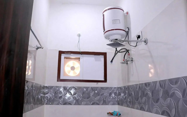 Oyo 89410 Hotel Uv