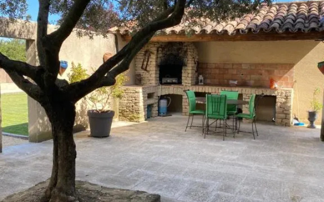 Villa dans le LUBERON à 2 km de LOURMARIN