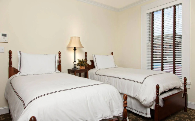 The Guest House Inn on Courthouse Square