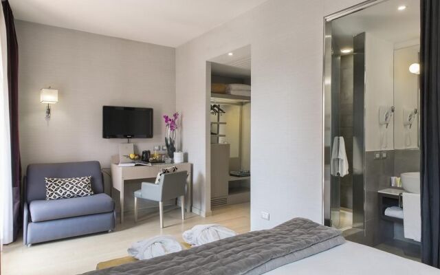 Adriano Hotel