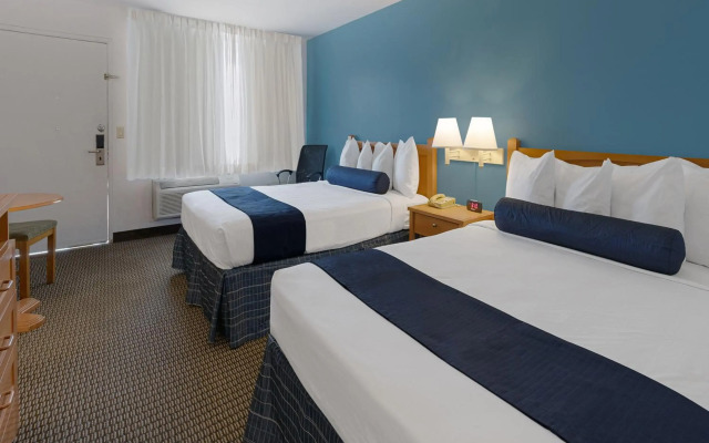 Travelodge by Wyndham Palm Springs
