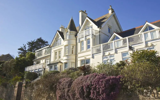 Hydeaway, 7 Grafton Towers