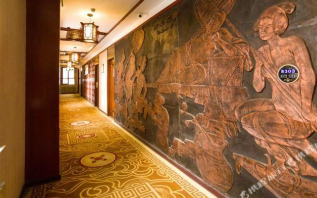 Qinfeng Tangyun Hotel (Xi'an Lintong Huaqingchi Terracotta Warriors Store)