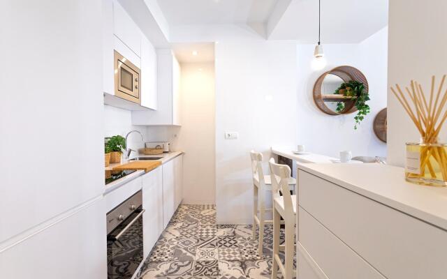 Stunning 2-bedroom apartment near Cathedral. Zacatin 303