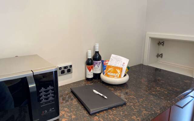 Best Western Plus All Settlers Motor Inn