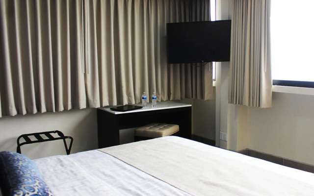 Hotel Corona Plaza