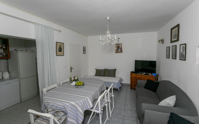 Beachfront House Jovan