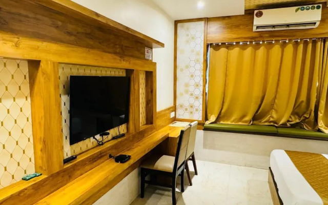 Treebo Trend BKC Mannat