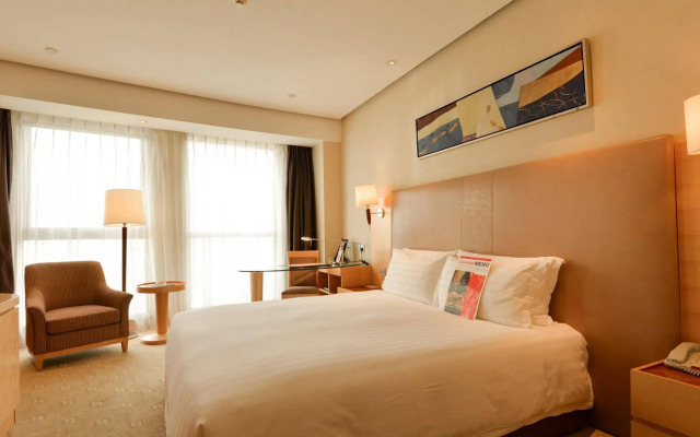 Regal Jinfeng Hotel