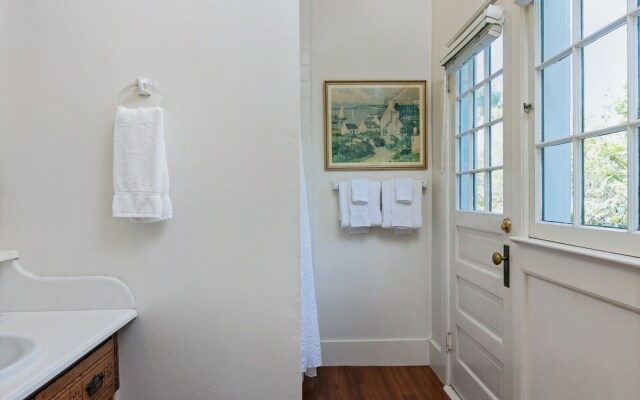 New Listing! The Darcy Suite At De La Vina Inn Studio Bedroom Hotel Room