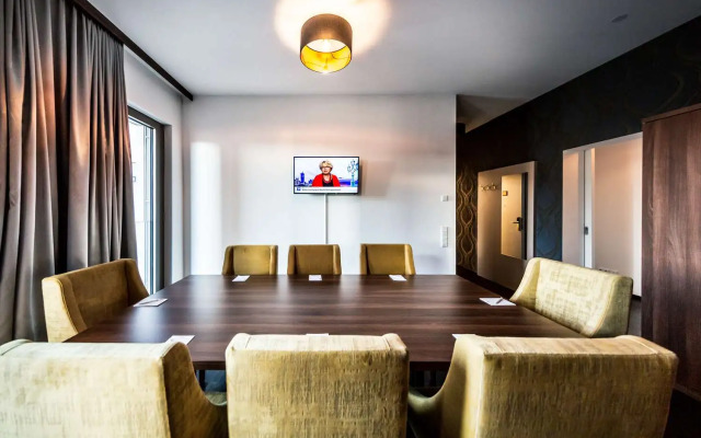 Best Western Plus Royal Suites