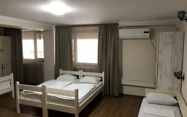 Hotel Tbilisi Central by Mgzavrebi