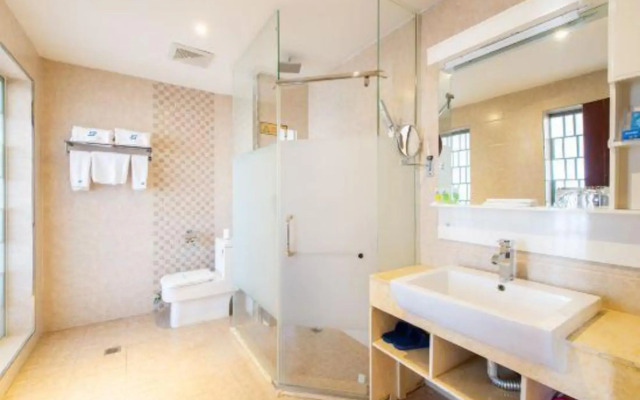 Shixing Hotel