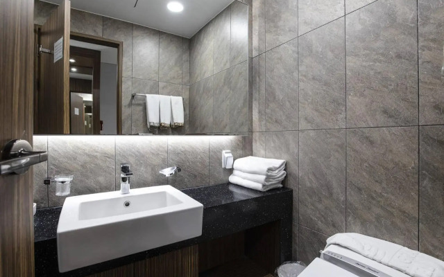 Western Grace Hotel