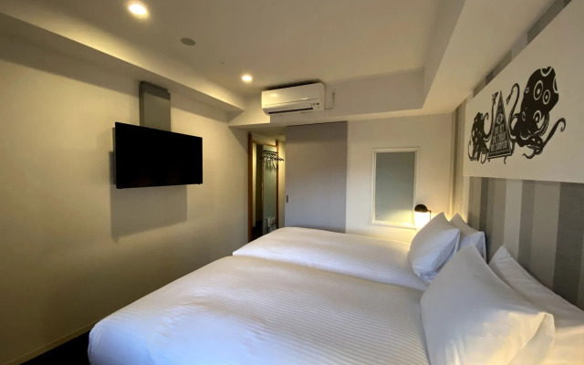 Umedaholic Hotel