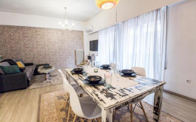 Stylish apt in Athens center