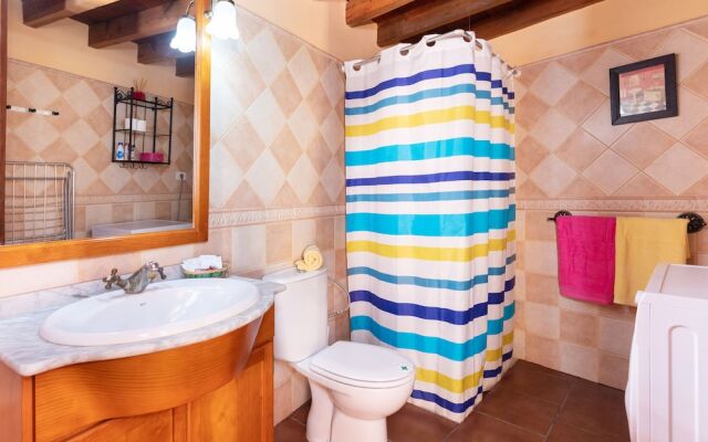 HomeLike Charming Rustic House El Pinar