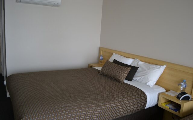 Richmond Henty Hotel