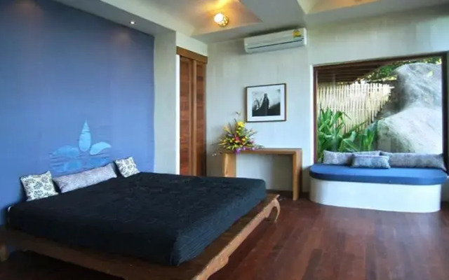 Villa Waterfall