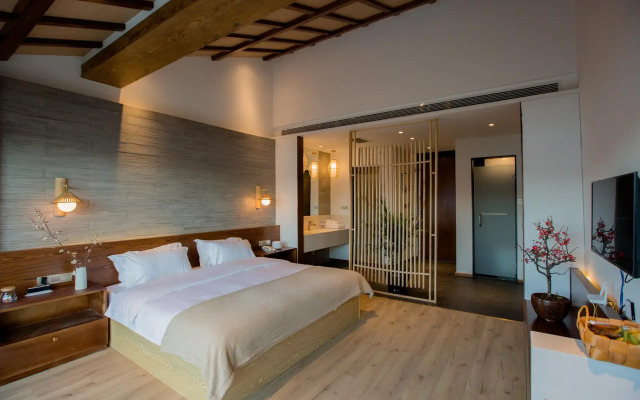 Lugu Lake Er San hotel