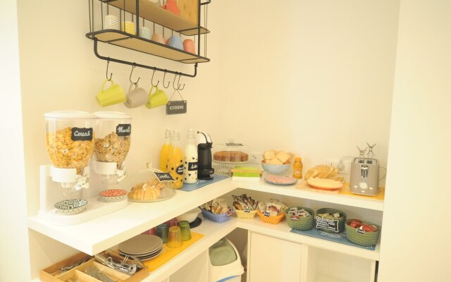 The Corner 180 Suite