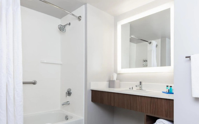 Red Roof Inn PLUS+ San Antonio Downtown - Riverwalk