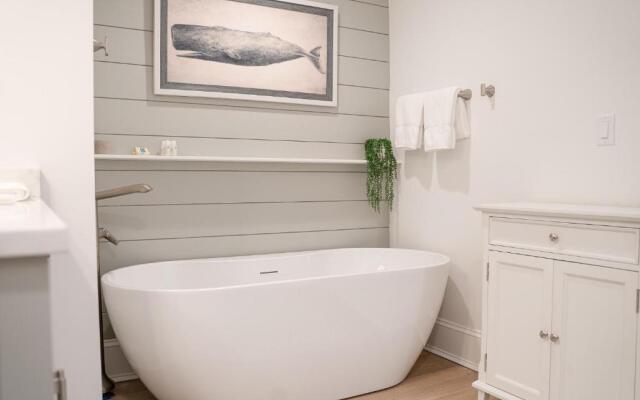 Thomas Sea Suites at Harbourtown