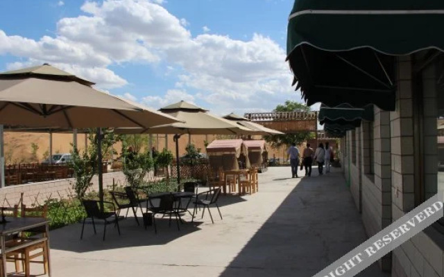 Shapotou Yanran Hostel